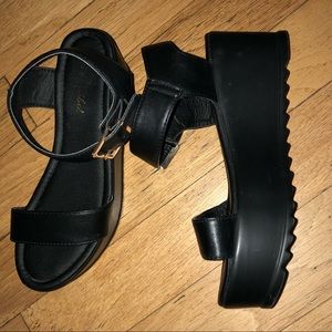 Black Flatforms